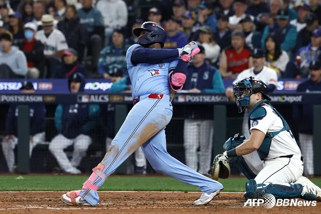 '홈런 대폭발' 5홈런 토론토, 패패 후 반격 나섰다...