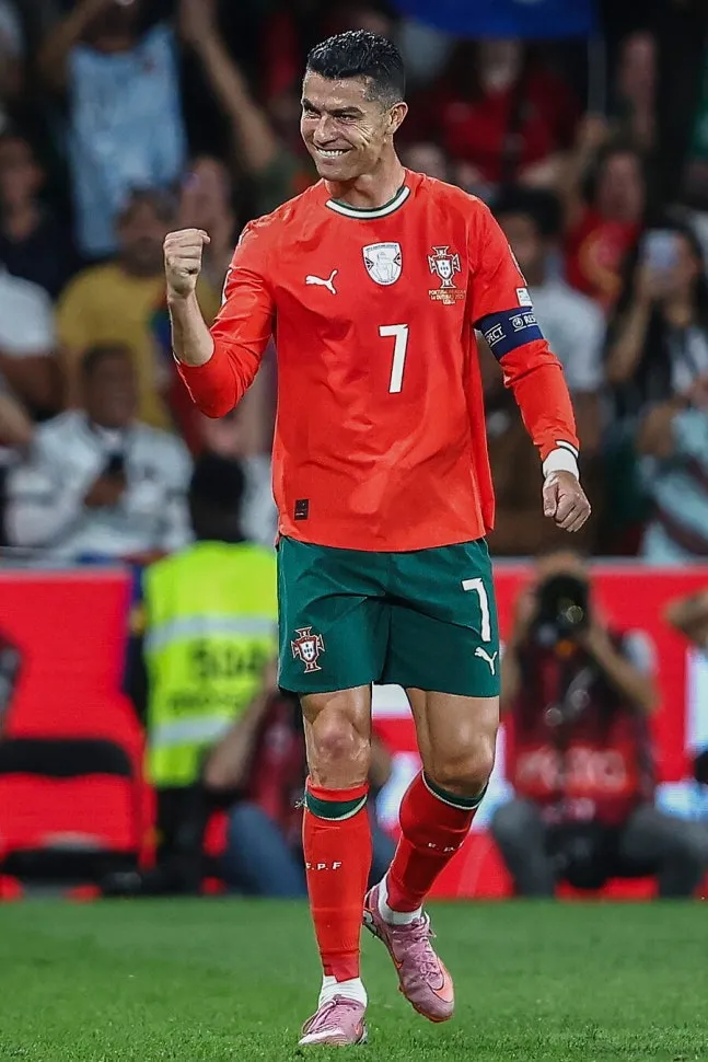 '英 BBC 감탄' 호날두, '948골' 월드컵 예선 최다골