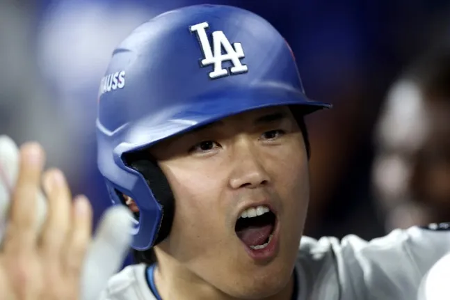 '벌써 4안타-2홈런-3타점-3득점' 오타니 LA를 홀리다, 다저스 PS 역사 바꿨다